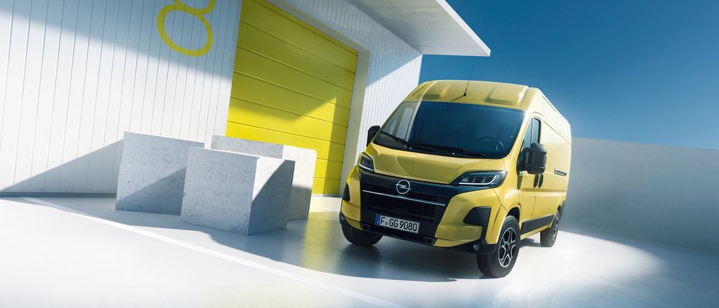 Opel Movano, white, front view