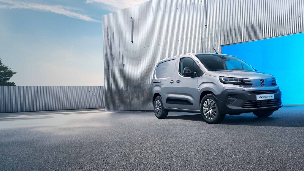 New PEUGEOT E-Partner front view