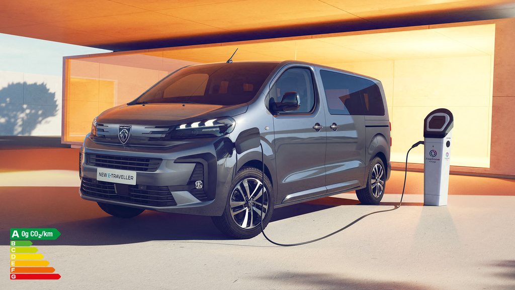 PEUGEOT e-Traveller Business 100% electric charging at a public charging point