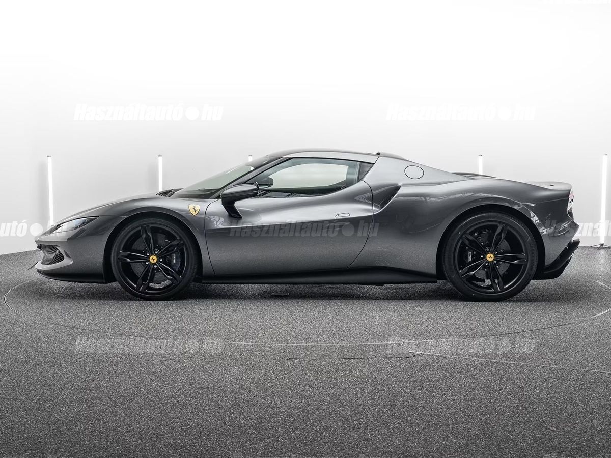 Ferrari 296 GTB – 8. kép
