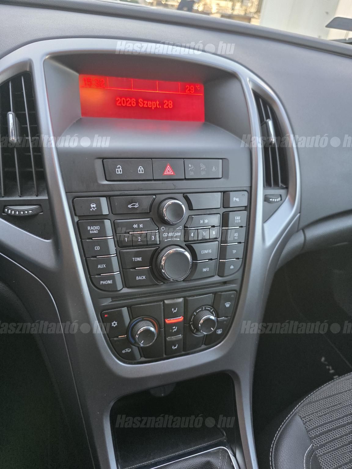 Opel ASTRA J Sedan 1.6 Enjoy EURO6 – 11. kép