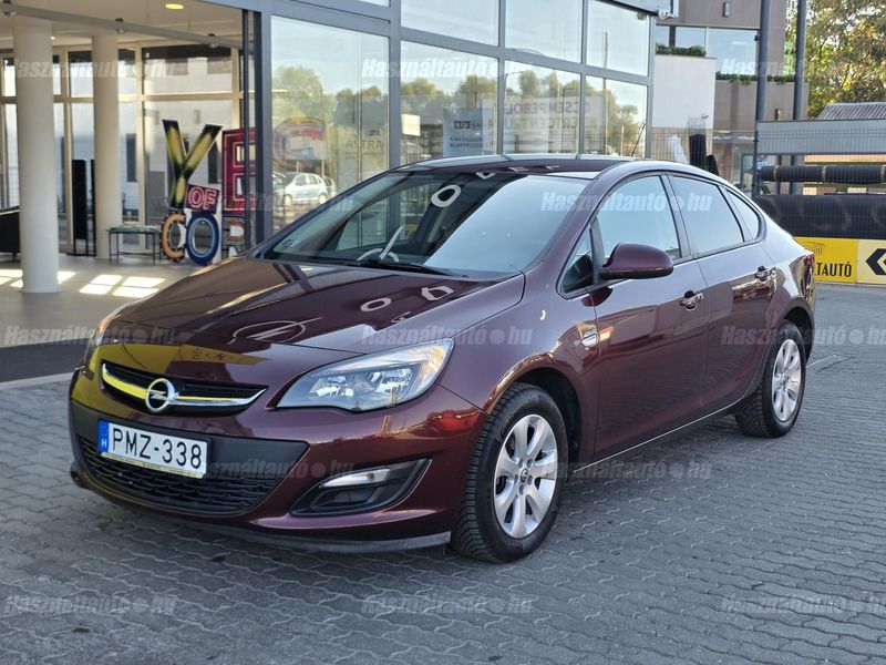 Opel ASTRA J Sedan 1.6 Enjoy EURO6