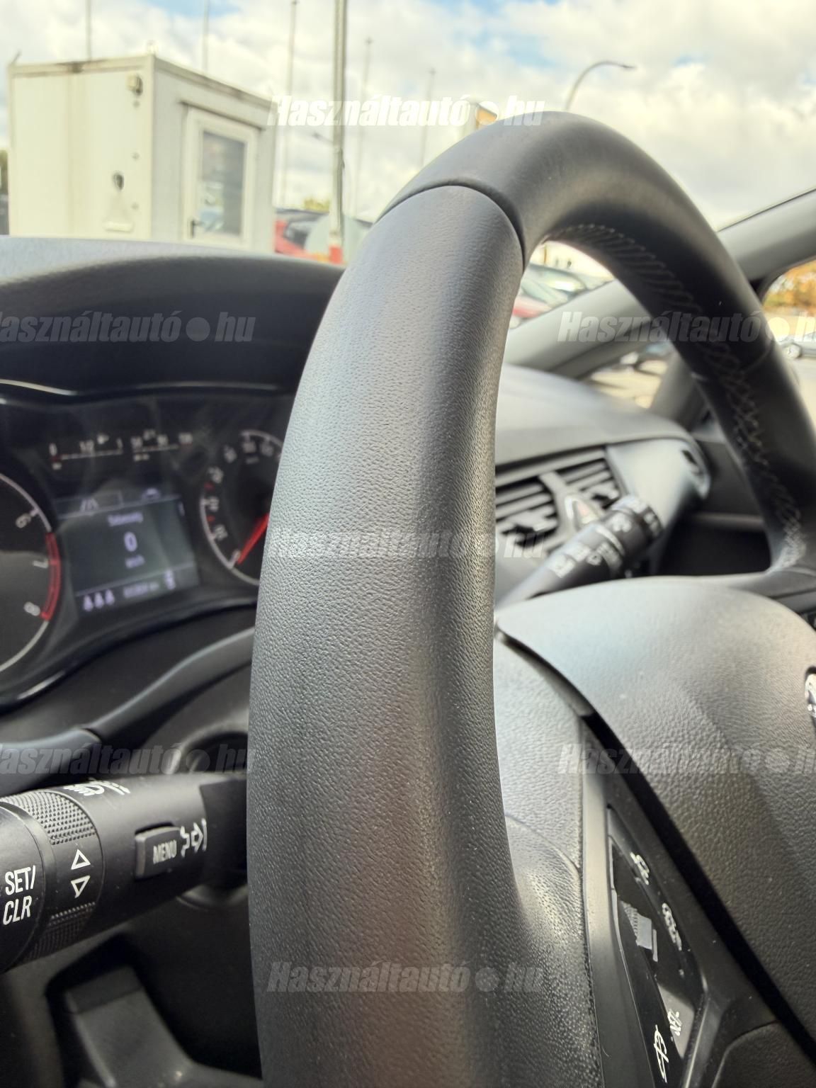 Opel CORSA E 1.4 Enjoy Start-Stop – 12. kép