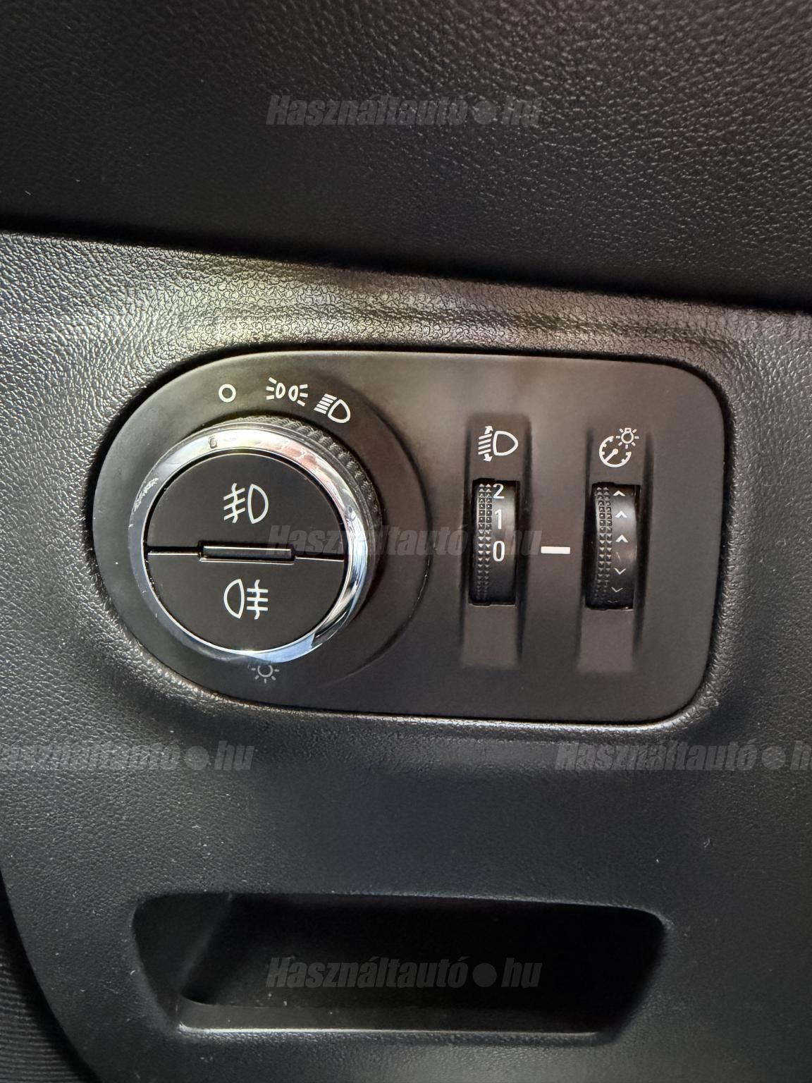 Opel CORSA E 1.4 Enjoy Start-Stop – 10. kép