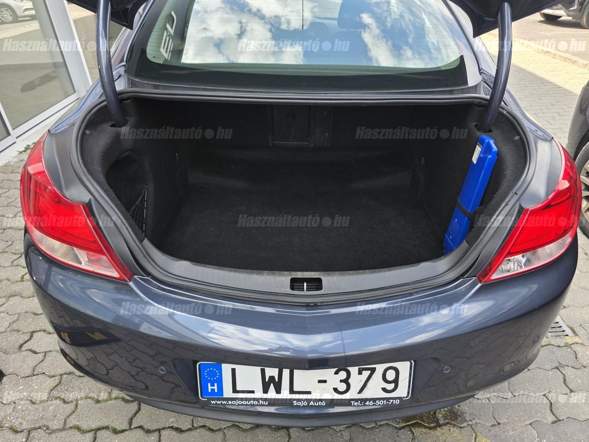 Opel INSIGNIA 2.0 CDTI Edition – 15. kép