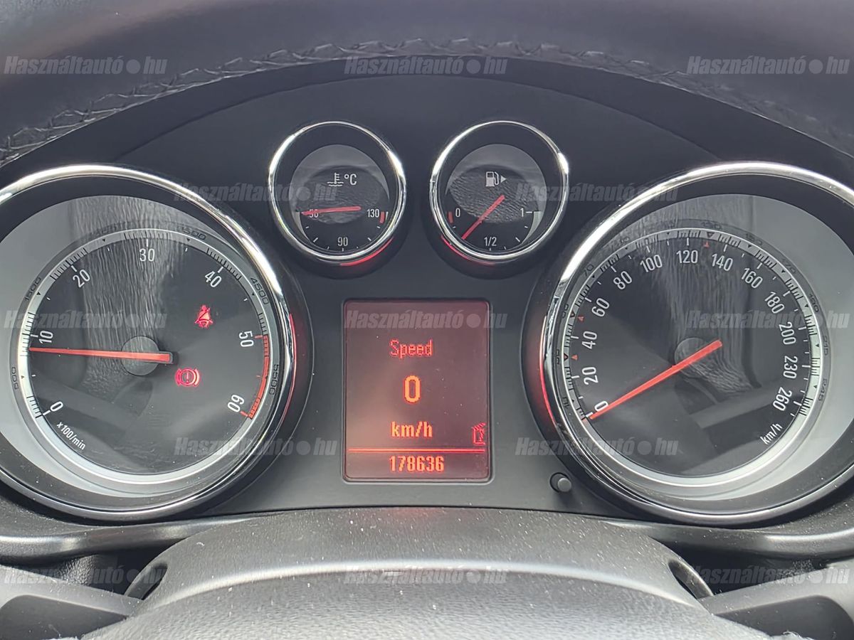 Opel INSIGNIA 2.0 CDTI Edition – 21. kép