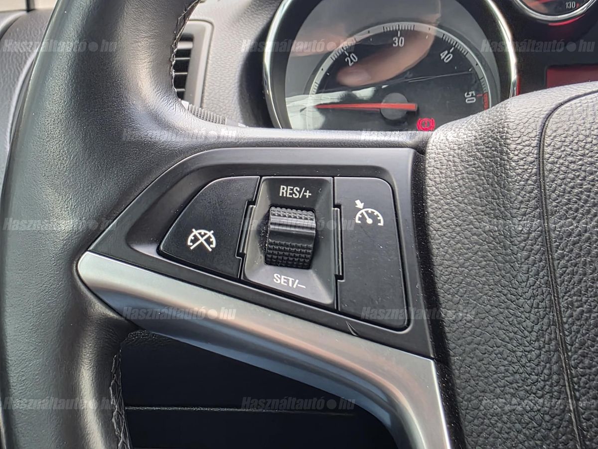 Opel INSIGNIA 2.0 CDTI Edition – 24. kép
