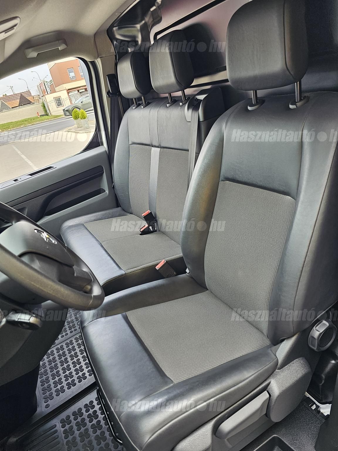 Opel VIVARO 2.0 D Cargo Edition L – 13. kép