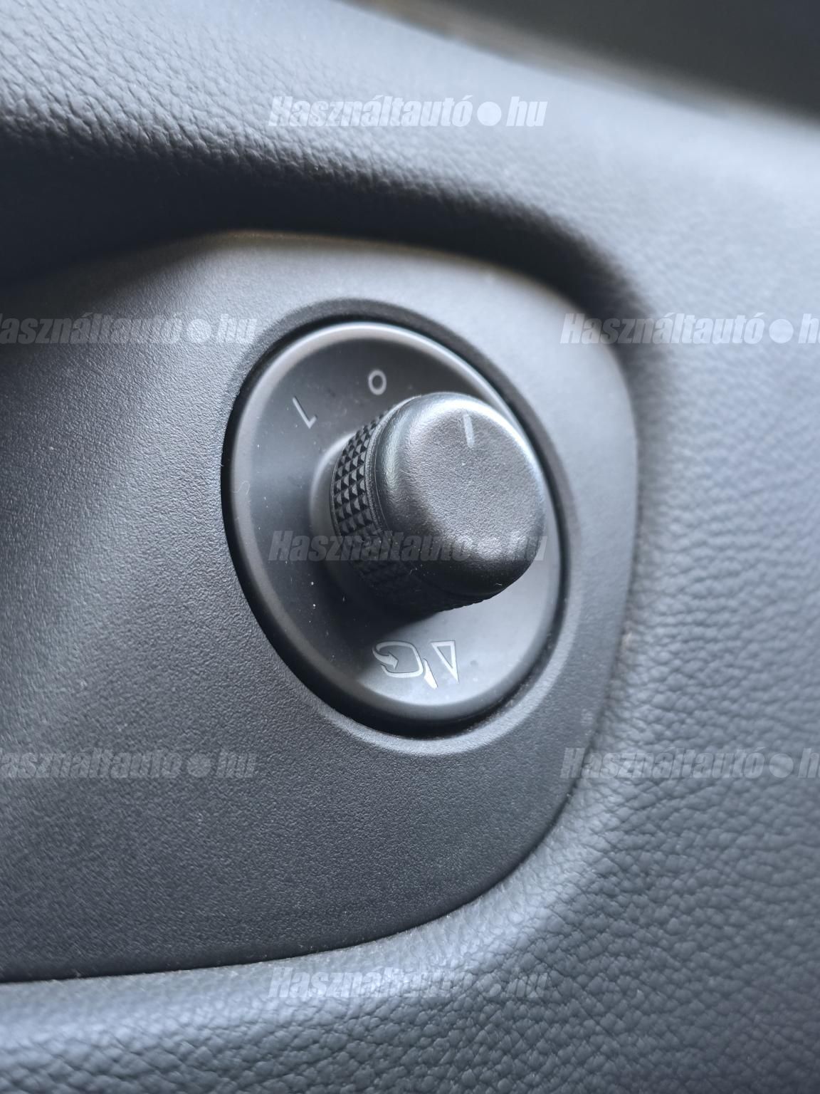 Opel ZAFIRA 1.6 T Plus Start-Stop 7 személyes – 21. kép