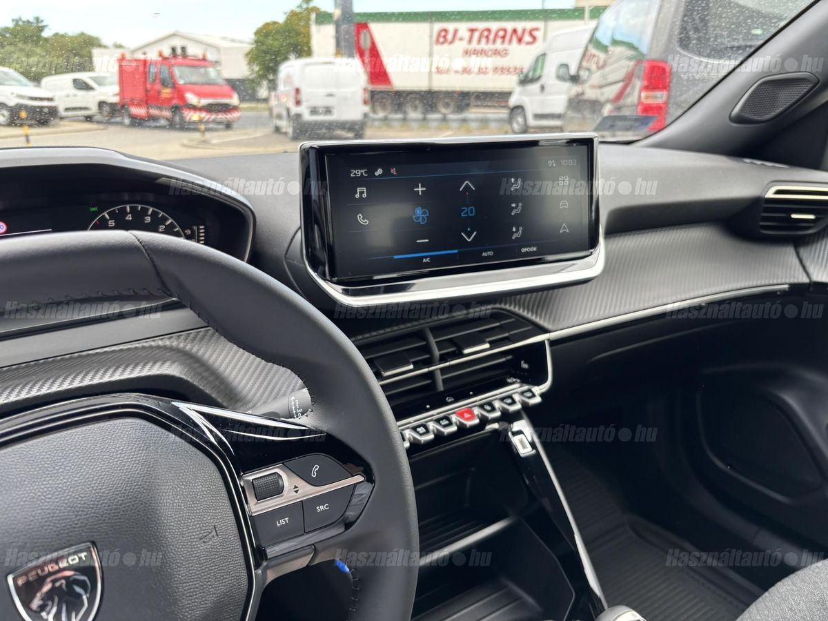 Peugeot 2008 1.2 PureTech Style – 9. kép
