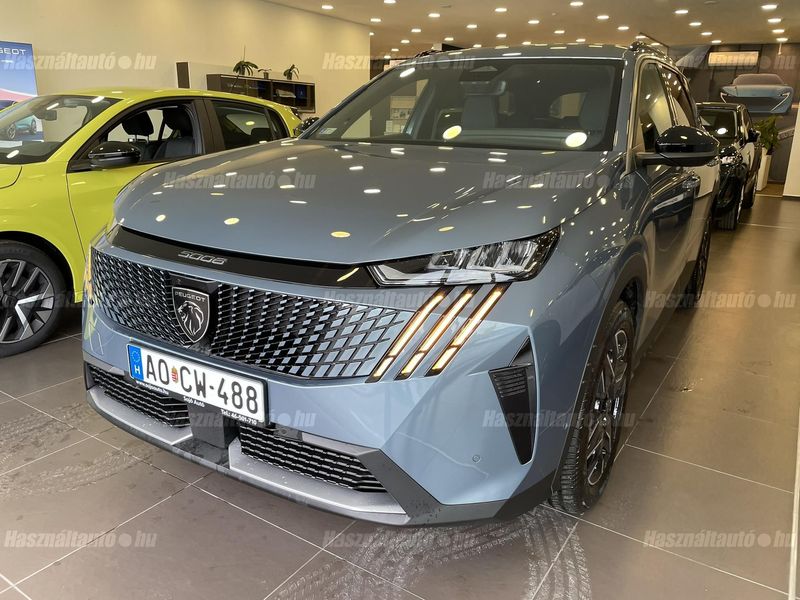 Peugeot 5008 1.2 Hybrid Allure e-DCT6 (7 személyes )