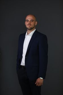 Pohubi Áron